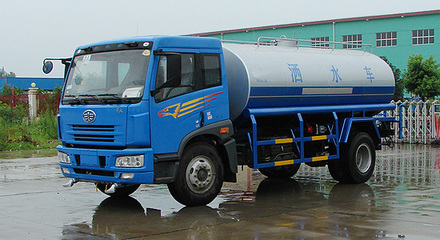 解放單橋灑水車 環(huán)衛(wèi)車中的多面手